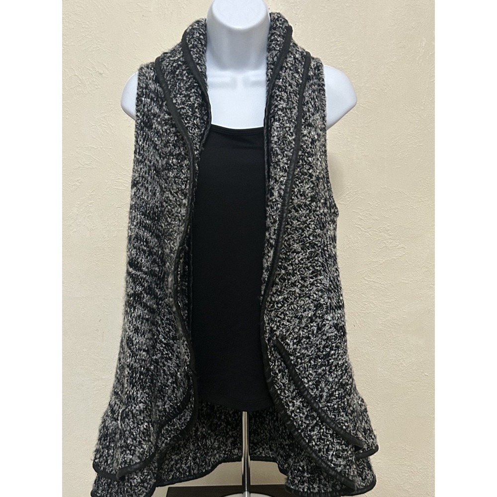 Sioni Womens Cardigan Vest with Faux Leather Pipping Size M
